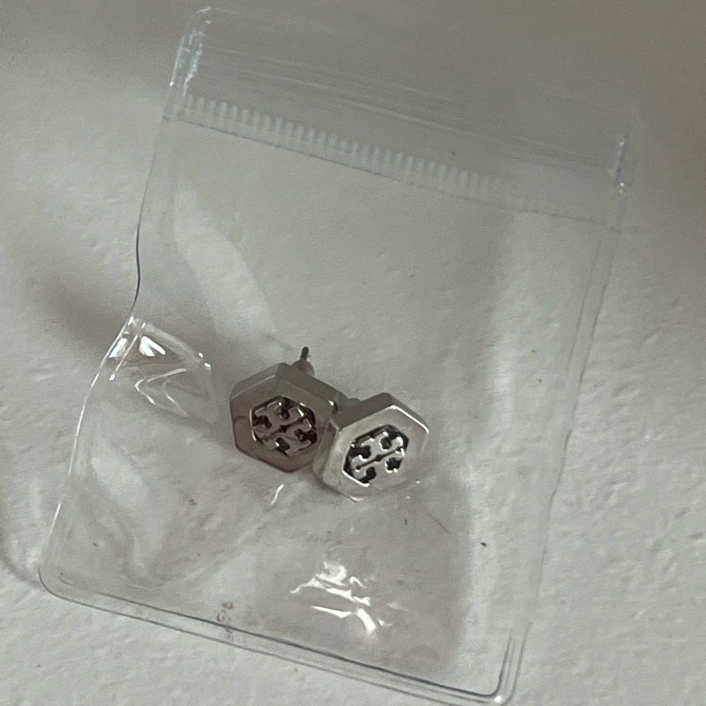 TORY BURCH SILVER LOGO STUD EARRINGS NWOT